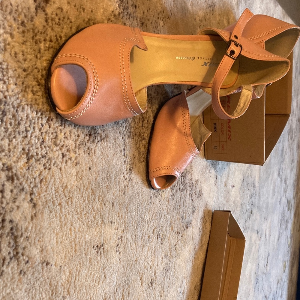 Chic Peach Open-Toe Heels